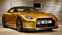 BOLT GOLD NISSAN GT-R JE NA SPLETNI DRAŽBI ZBRAL 193.000 $ V DOBRODELNE NAMENE