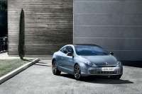 RENAULT LAGUNA COUPÉ "KOLEKCIJA 2012" V SOJU ŽAROMETOV