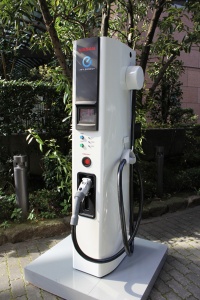 NISSAN JE RAZVIL NOVE HITRE POLNILNE NAPRAVE ZA ELEKTRI&#268;NA VOZILA