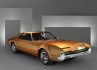 Oldsmobile Toronado  &acute;&acute;ameriški miši?njak&acute;&acute;