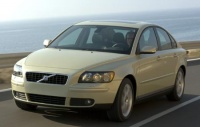 Prve fotografije: novi volvo S40