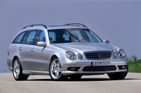 Mercedes-Benz E 55 AMG T ? Karavan s sanjskimi številkami