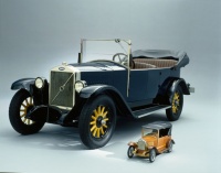 VOLVO CAR COMPANY: 75 let kvalitete in varnosti