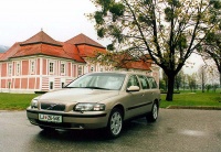 VOLVO V70 D5